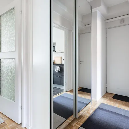 Cosy Downtown With Balcony Daire *